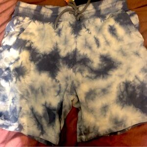 T shirt & short set mens small ,,, cloud tie dye effect